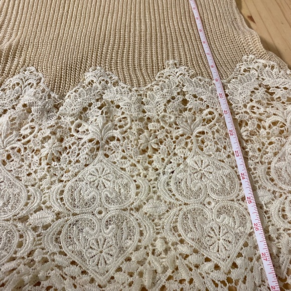 New Beige / Cream Sweater with lace detail.  Lightweight, lace-sleeves & bottom - Picture 4 of 7